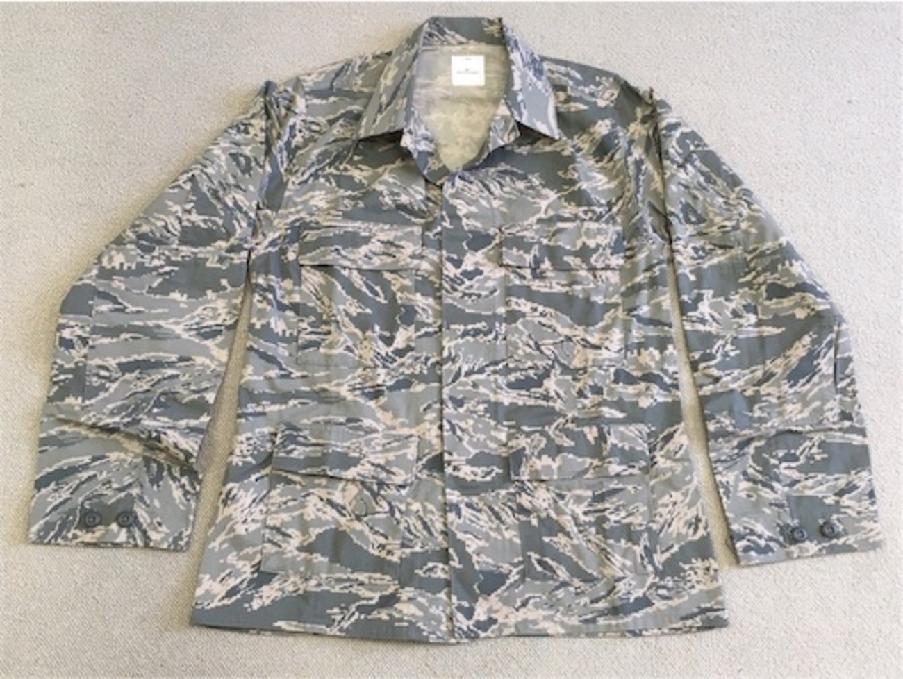 空軍で蘇った迷彩！【アメリカの軍服】空軍迷彩ユニフォーム（デジタル 
