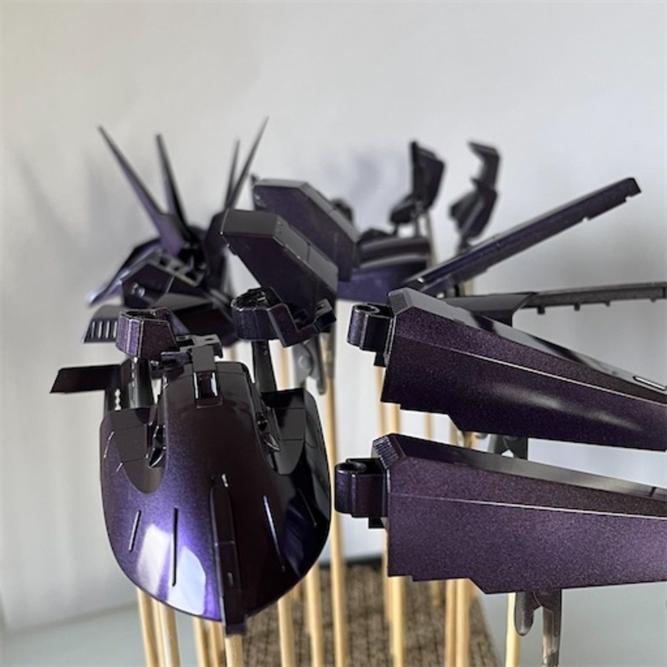 ミキシング塗装完成品　覚醒　鉄爪式電磁誘導砲　美プラ Amazon.co.jp: [AC]核能矩阵 nuke matrix 癫狼 1/12 ウルフ