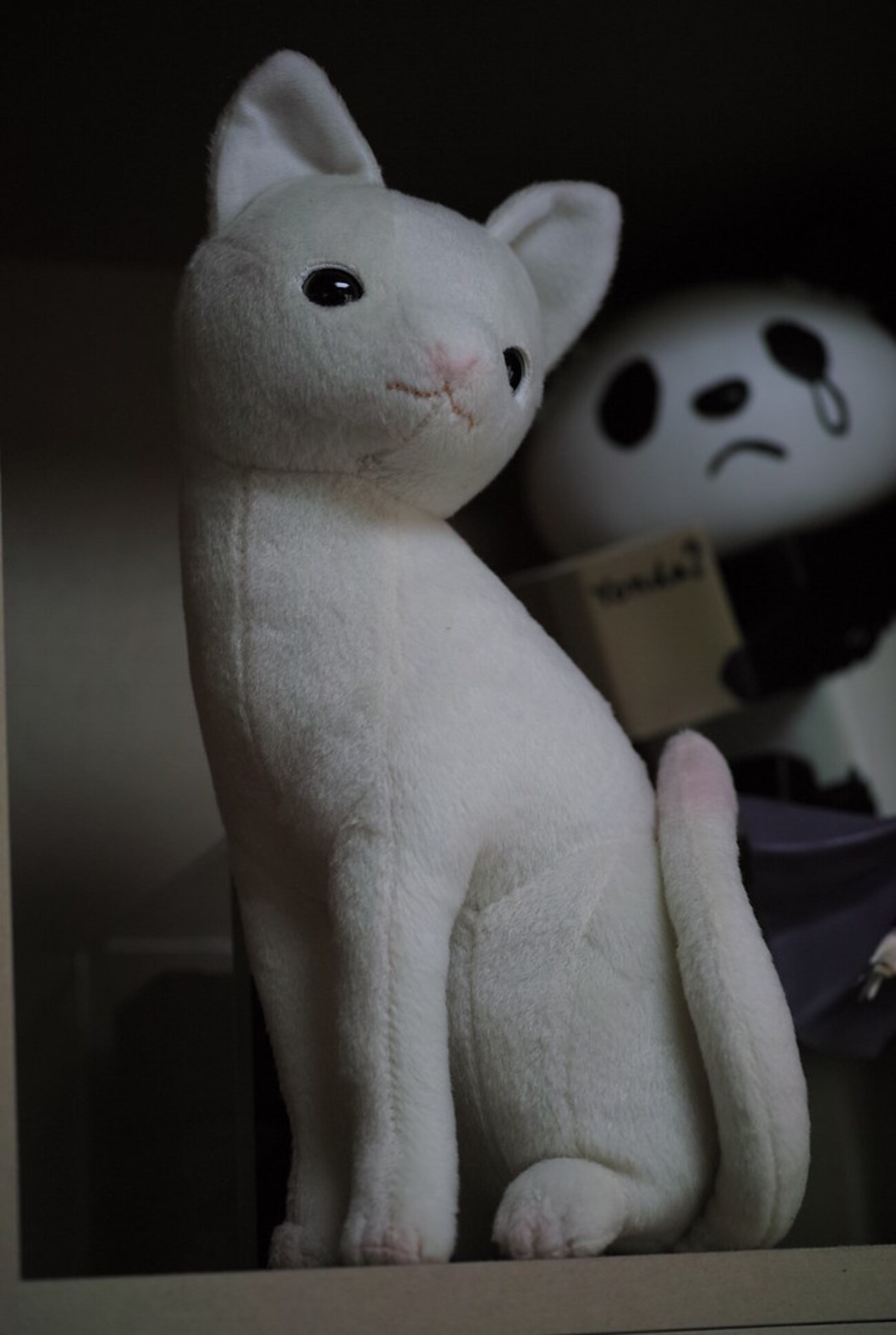 土屋仁応 ぬいぐるみ - アート [香箱猫(Catloaf)]｜ラムフロム 香箱猫 