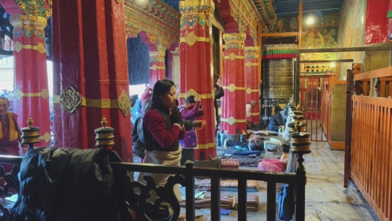 チベット旅行2日目～ラサ市内観光(大昭寺、色拉寺、八角街) - 引き 