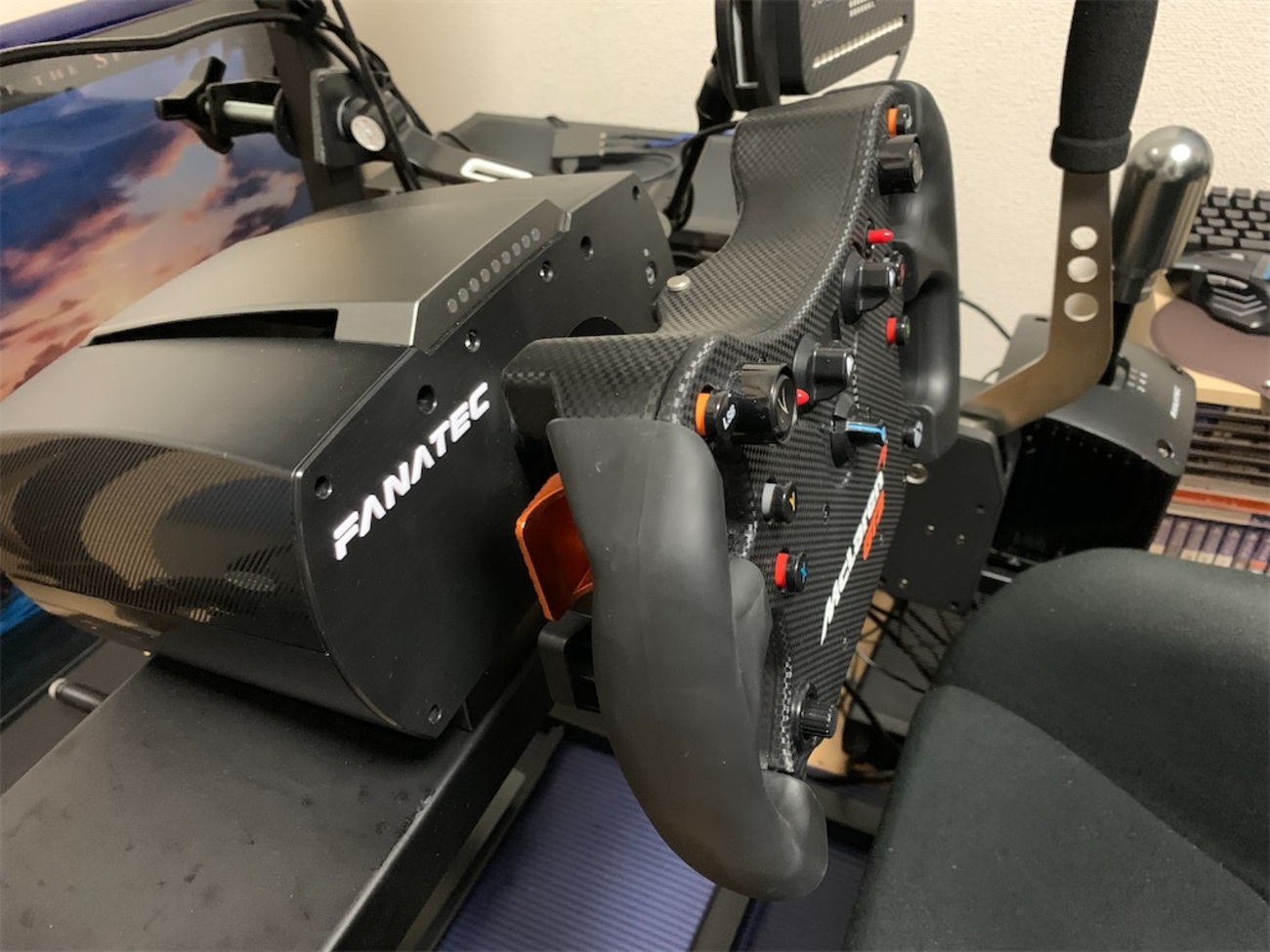 PS4/XB1コンシュマー機対応の最強ハンコン！FANATEC CSL elite for 