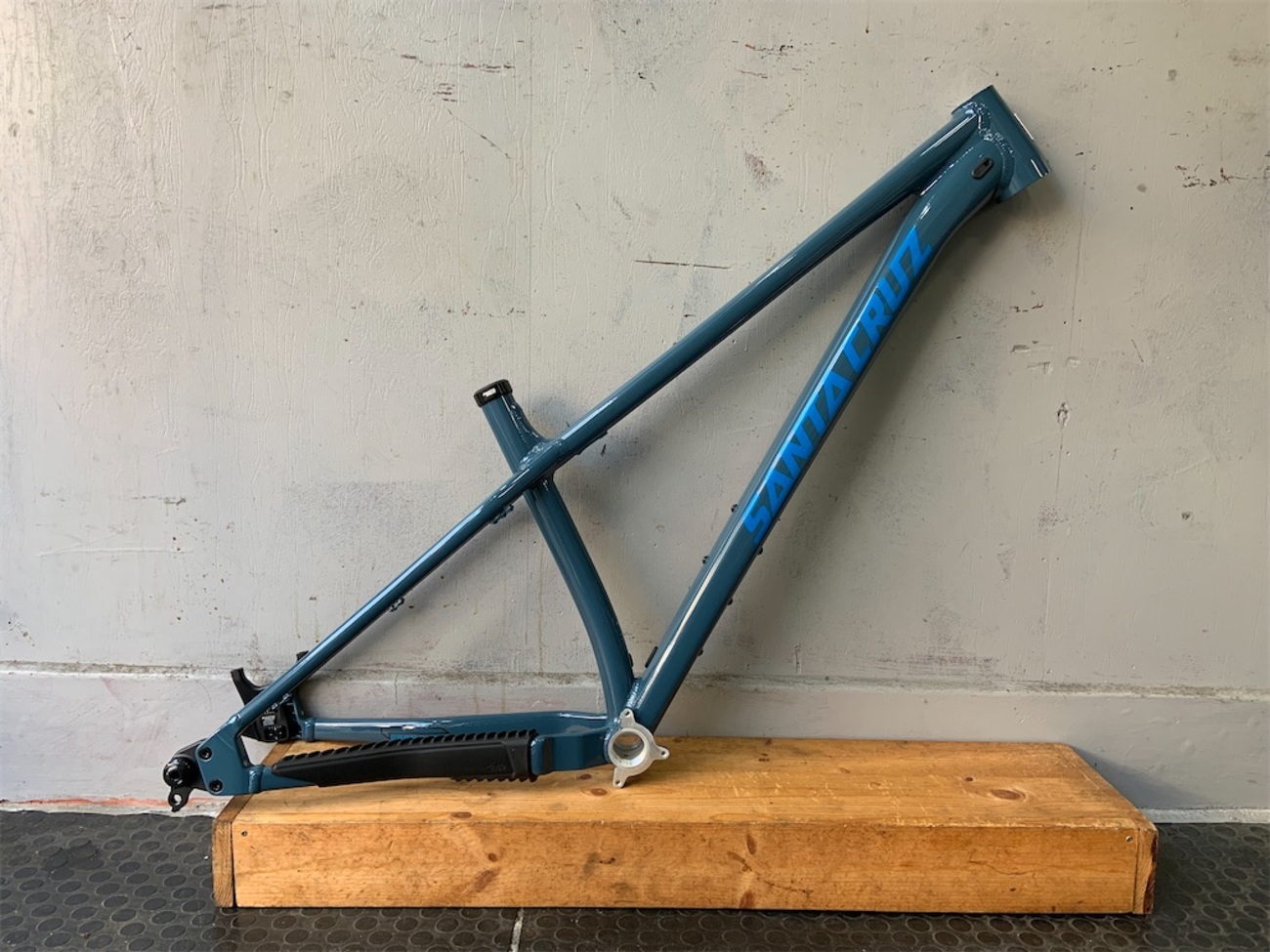 2024 Santacruz Chameleon 入荷 - 明雅屋の感想