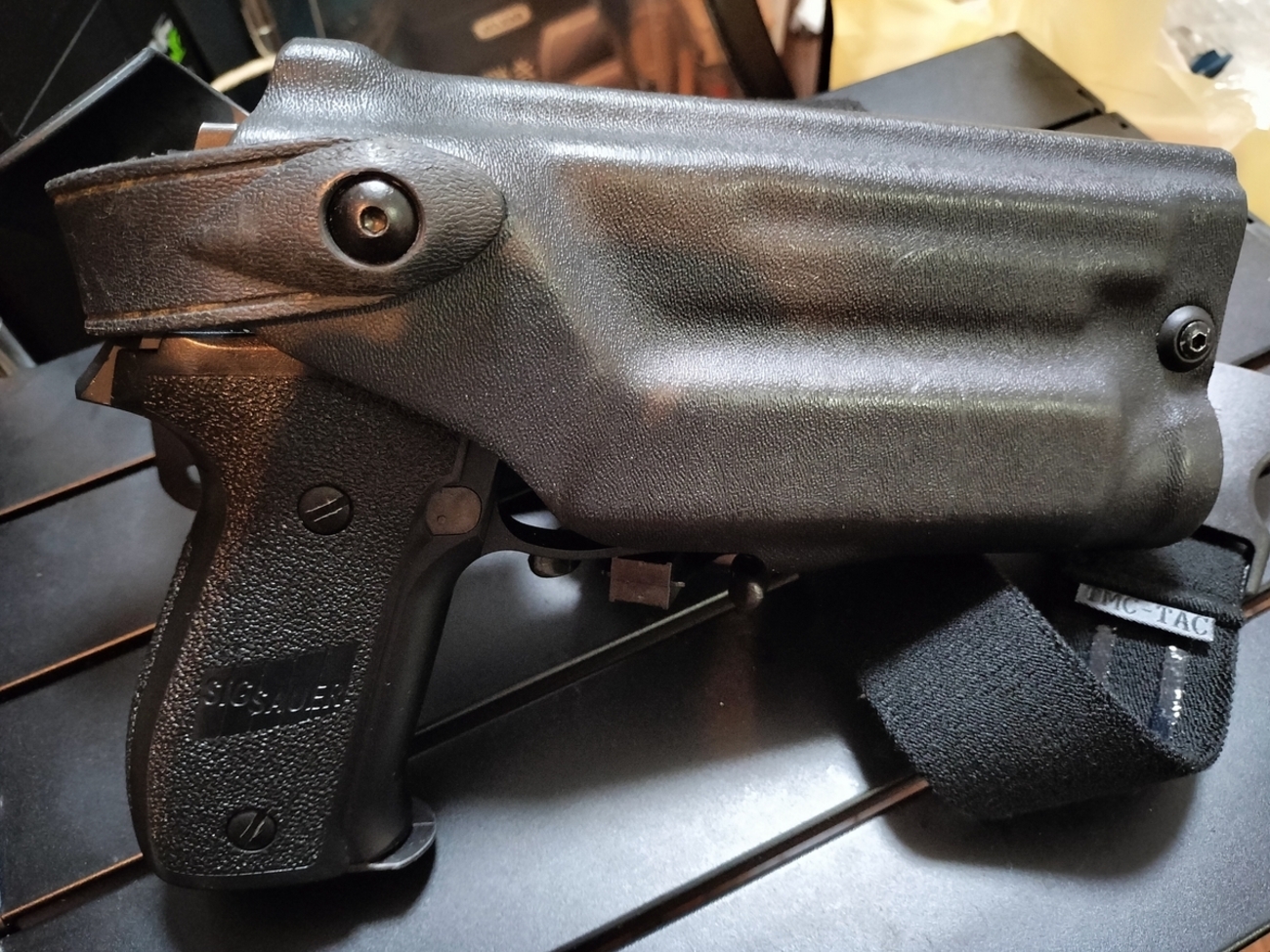 P226R用にサファリランド6004ホルスターを買う - 多趣味人ブログ