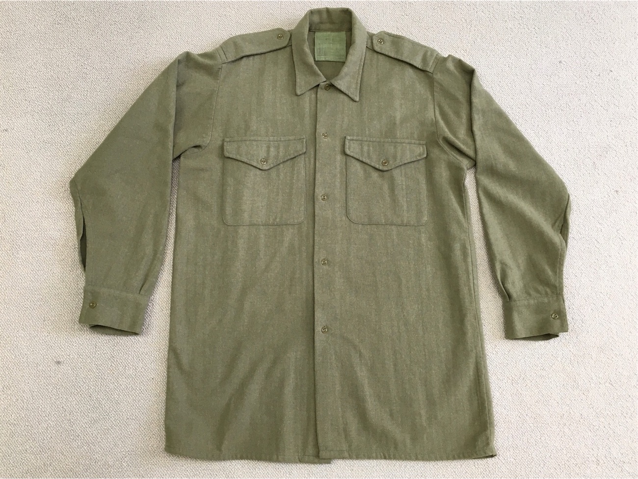 頼れるシャツです！【イギリスの軍服】陸軍ウールシャツ（OGタイプ）と 