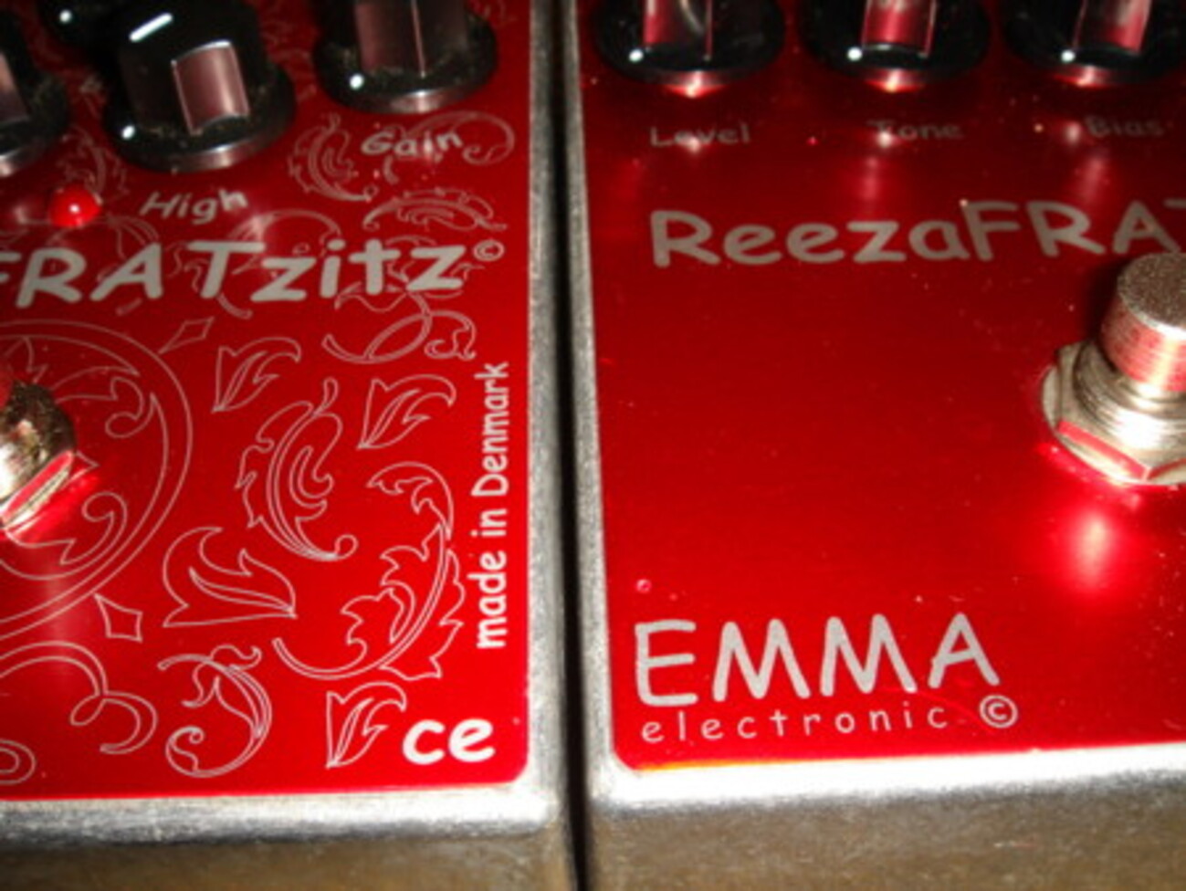 EMMA ReezaFRATzitz VS ReezaFRATzitz II - きになるおもちゃ -ギター 