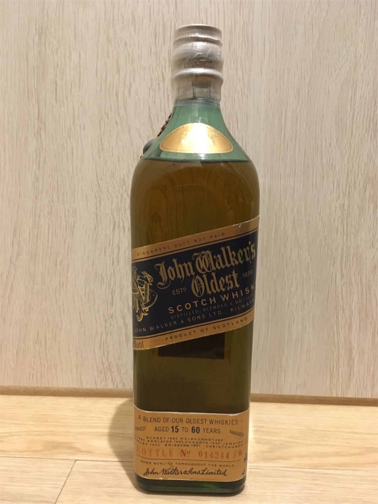 ジョンウォーカーズ オールデスト 750ml 43% ジョニ青 - ウイスキーの庭