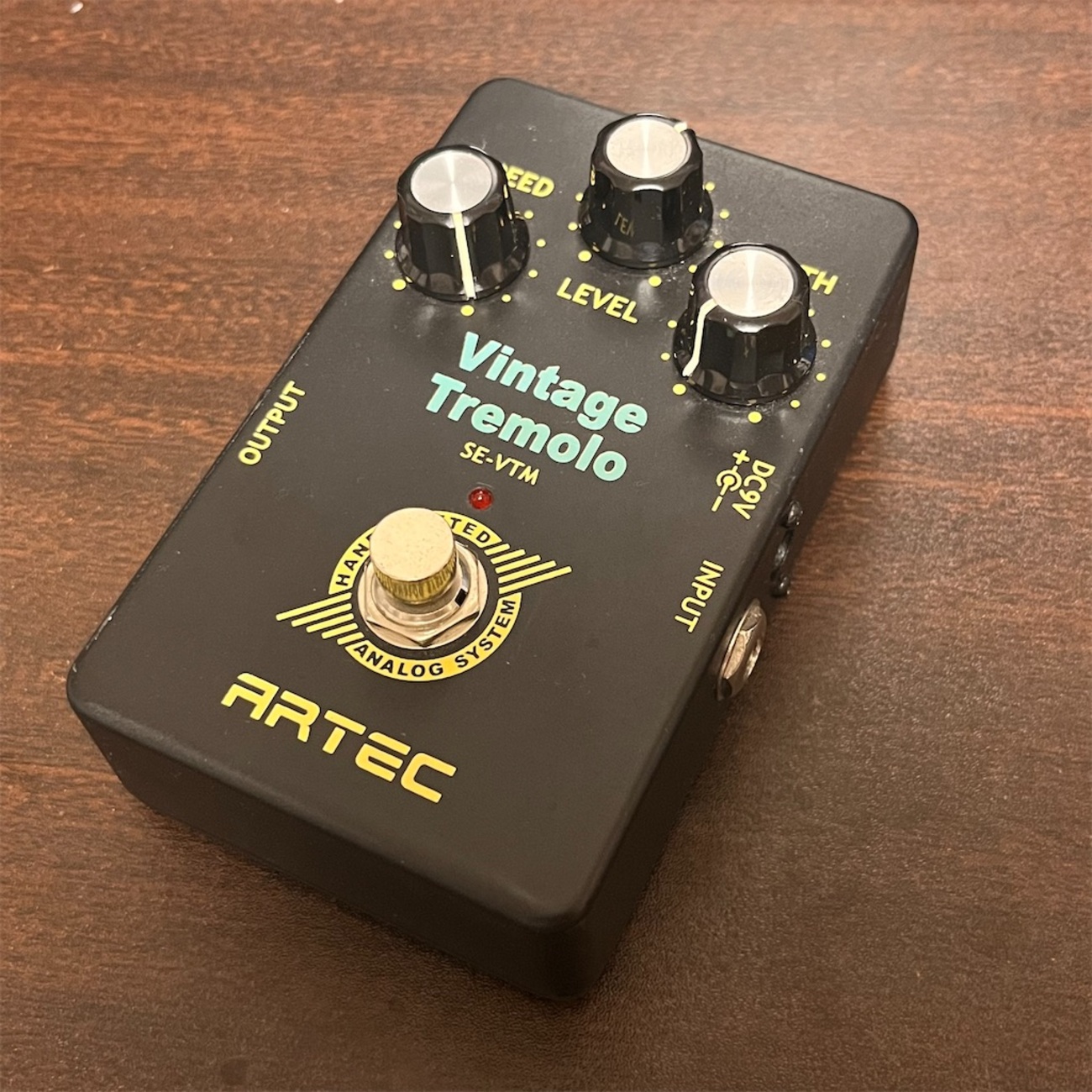 EBS TremoLo トレモロエフェクター BOSS TR-2 Tremolo - ビンテージ・アンプに内蔵される、レトロで