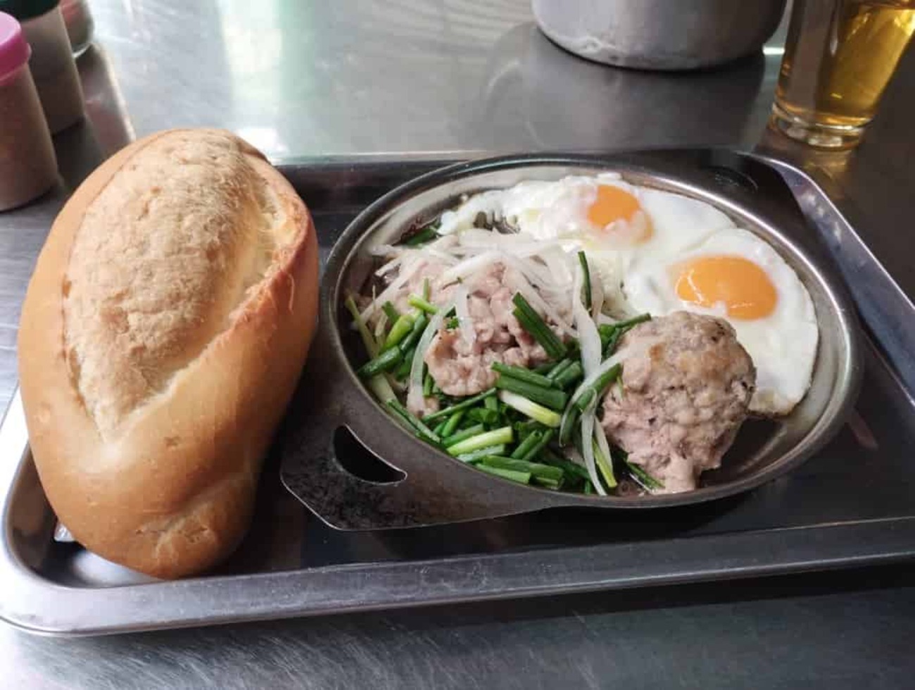 ベトナム風朝食・ラオス南部の町でおすすめの朝食 - ンガー