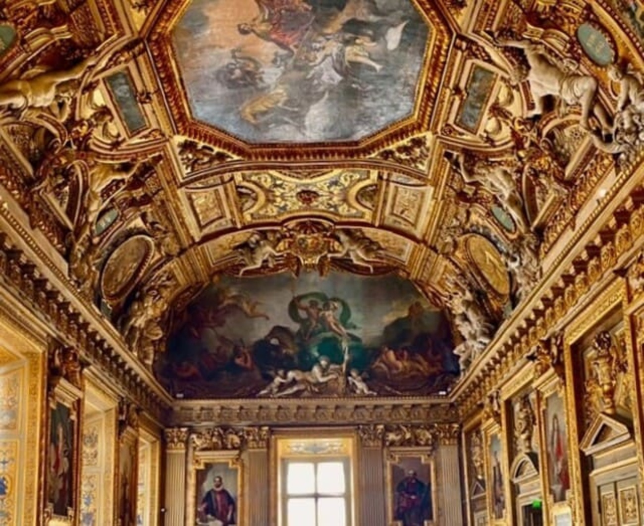 ルーブル美術館アポロンの間が再開｜王冠の宝石は新展示室へ移転