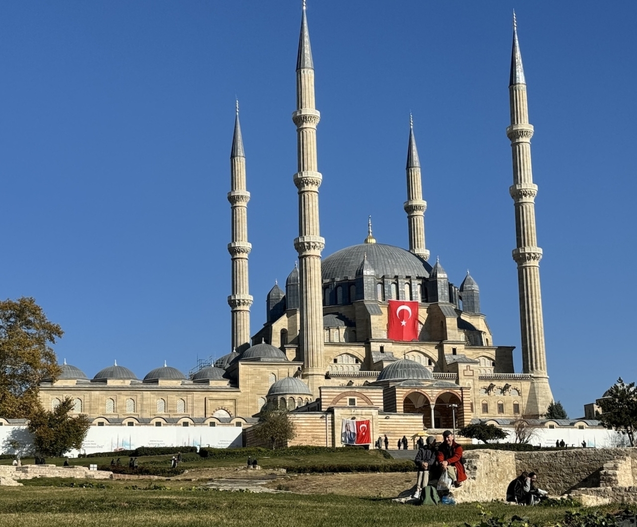 E-121 イスラム寺院　ジャーミーのある風景画　トルコ backend=imagemagick;version=1;