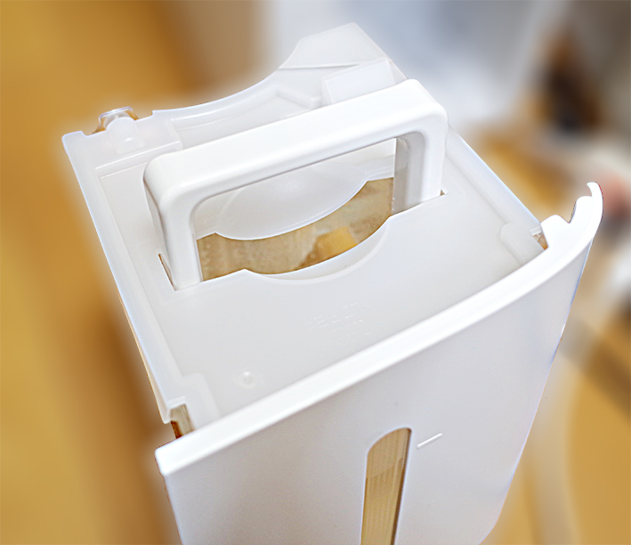 除湿機のタンクハンドルが壊れたから交換する【SHARP除湿機】 - そんな