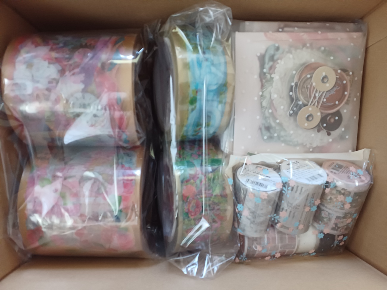kamimonoshopさんで黒いたぬきさんのステッカーまとめ売りを買いました 