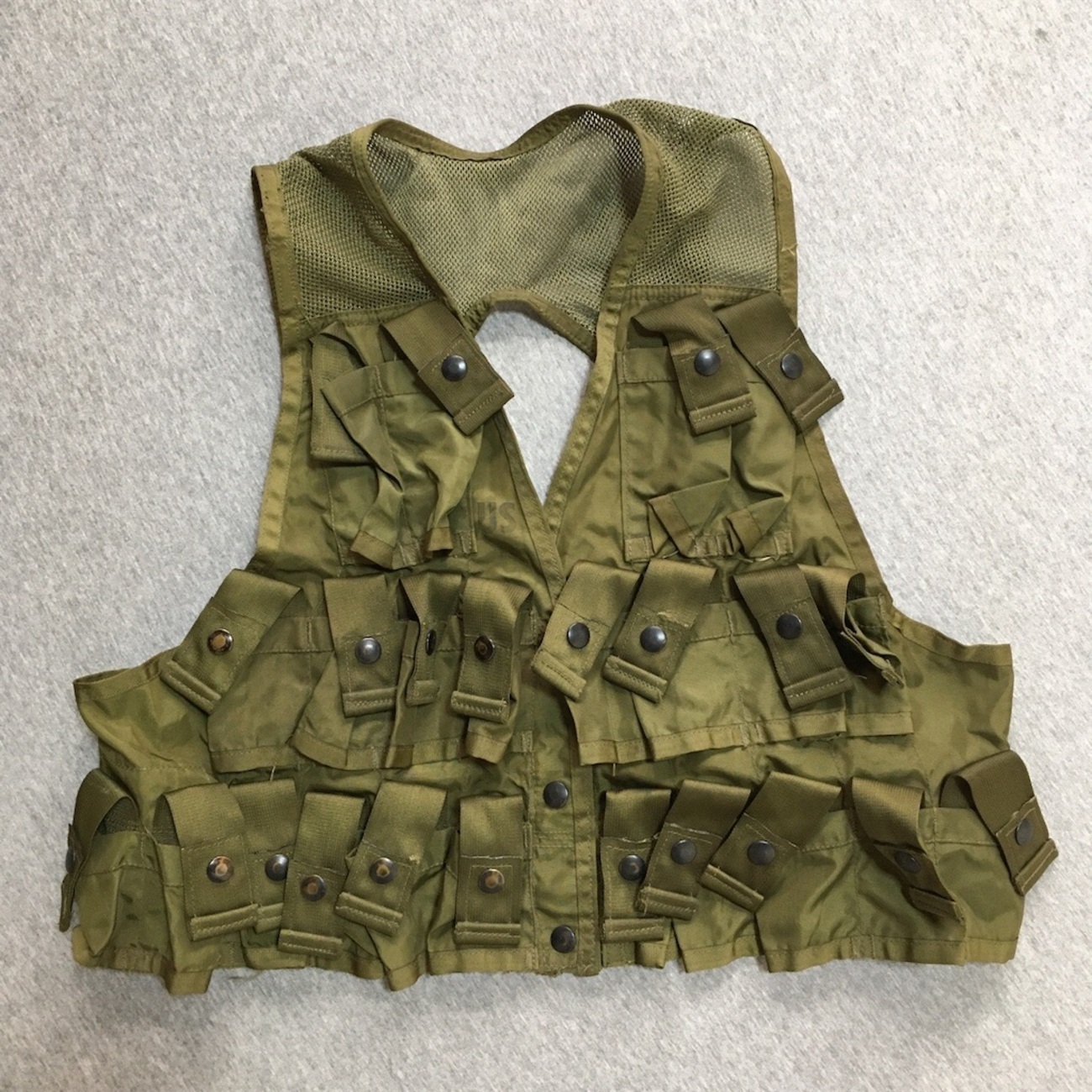 単一用途に特化したデザイン！【アメリカの軍服】40mmグレネード運搬 