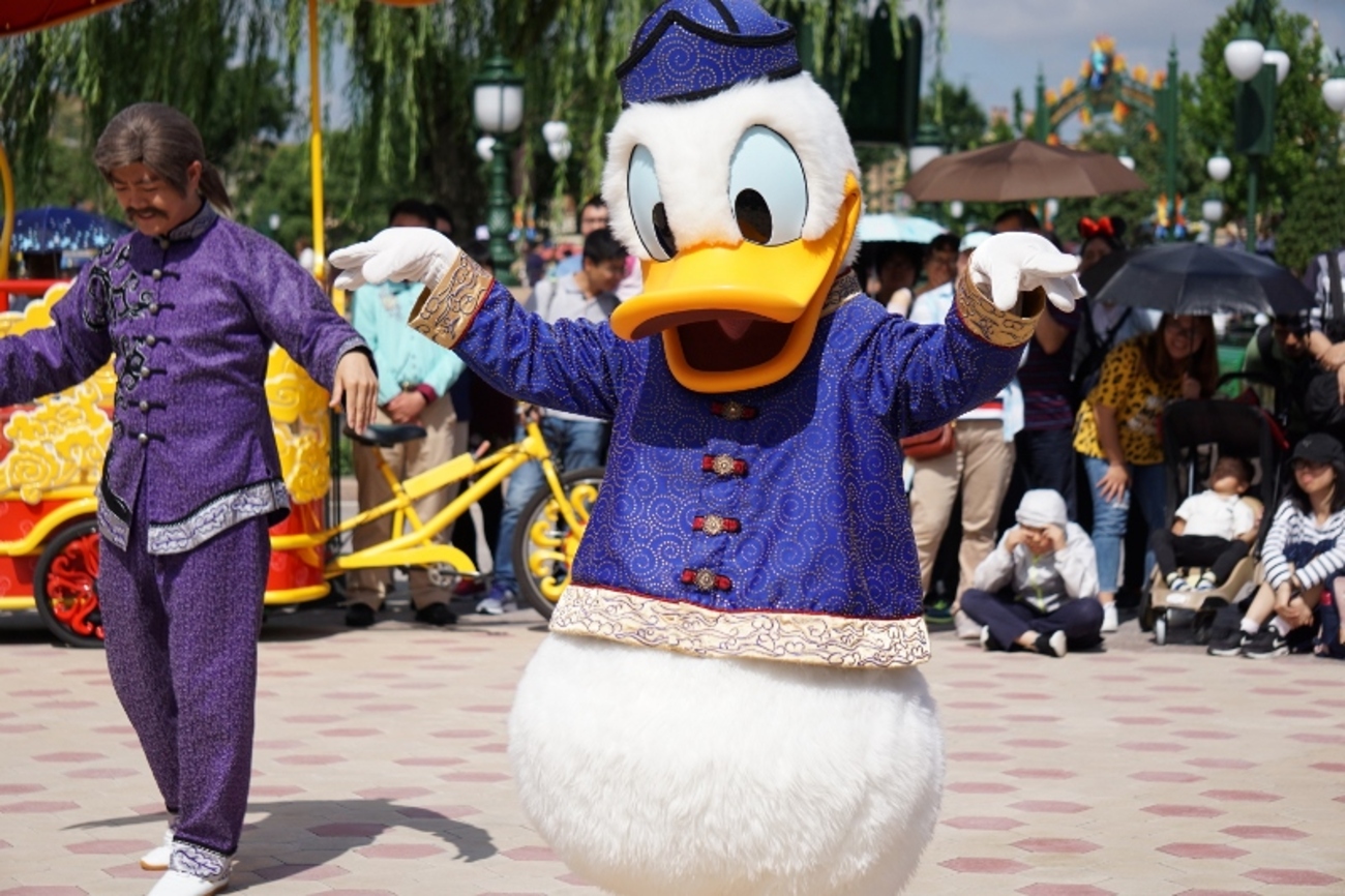 ［USディズニーストア限定］超激レアカーズBigなフランク　トランクダイキャスト USディズニーストア限定］超激レアカーズBigなフランク トランクダイ