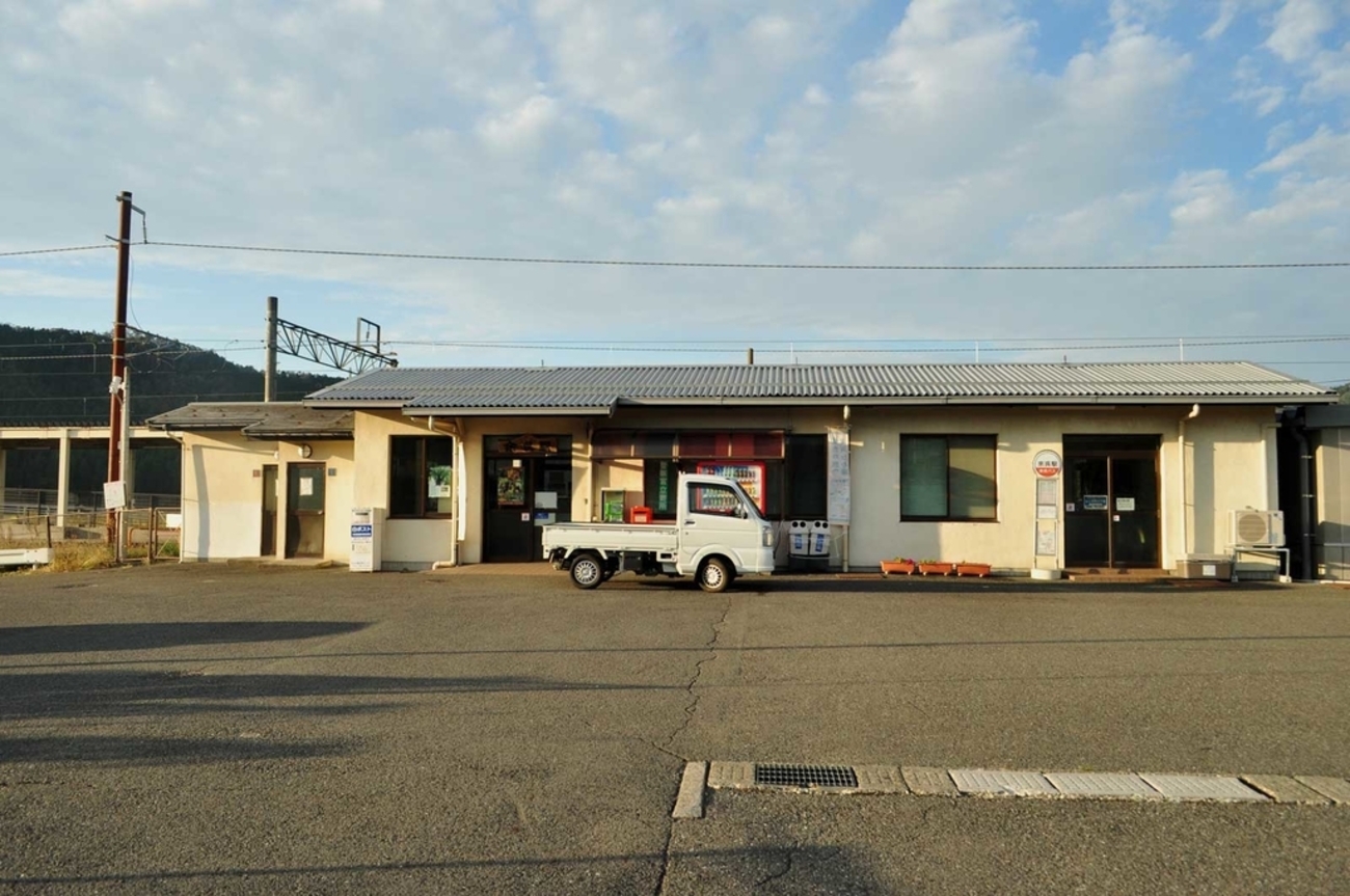 北陸本線:余呉駅 (よご) - tkmov(バイクとローカル線と)