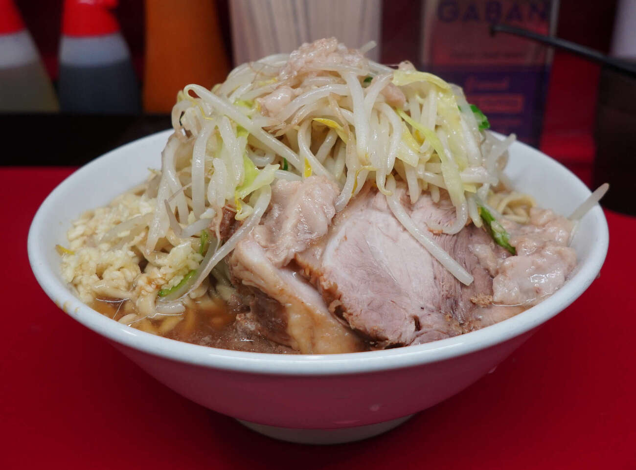 ラーメン二郎 中山駅前店 - WBCの影響か土曜の夜とは思えないくらい