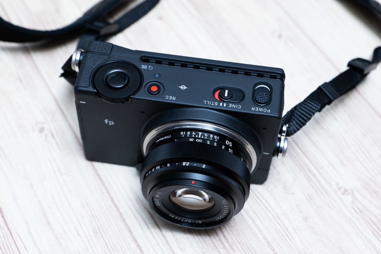 銘匠光学 TTArtisan 50mm f/2 単焦点レンズはエモい!? - とあるビデオ 