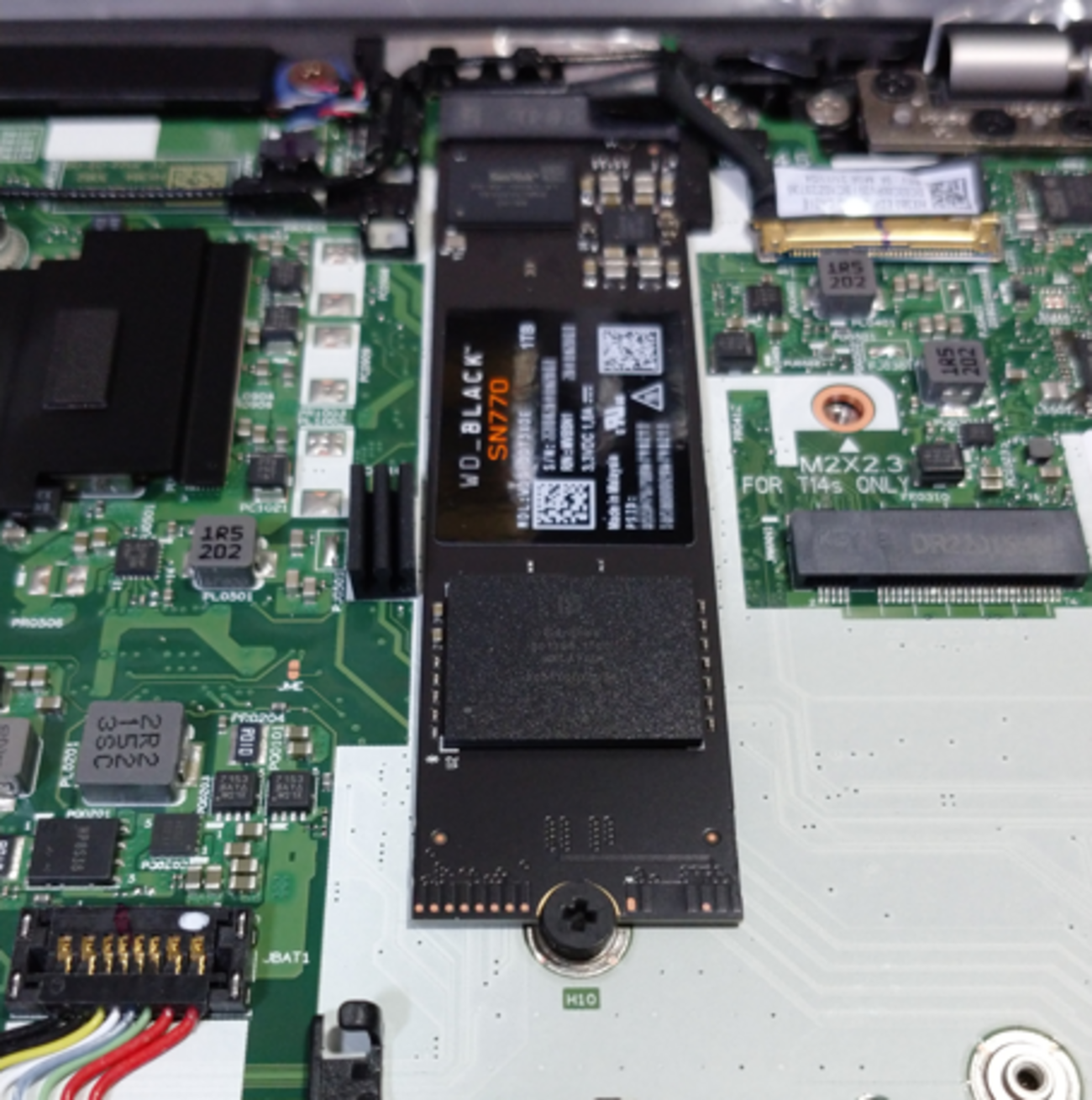 ThinkPad X13 Gen2のSSD換装してOS再インストール - treedown