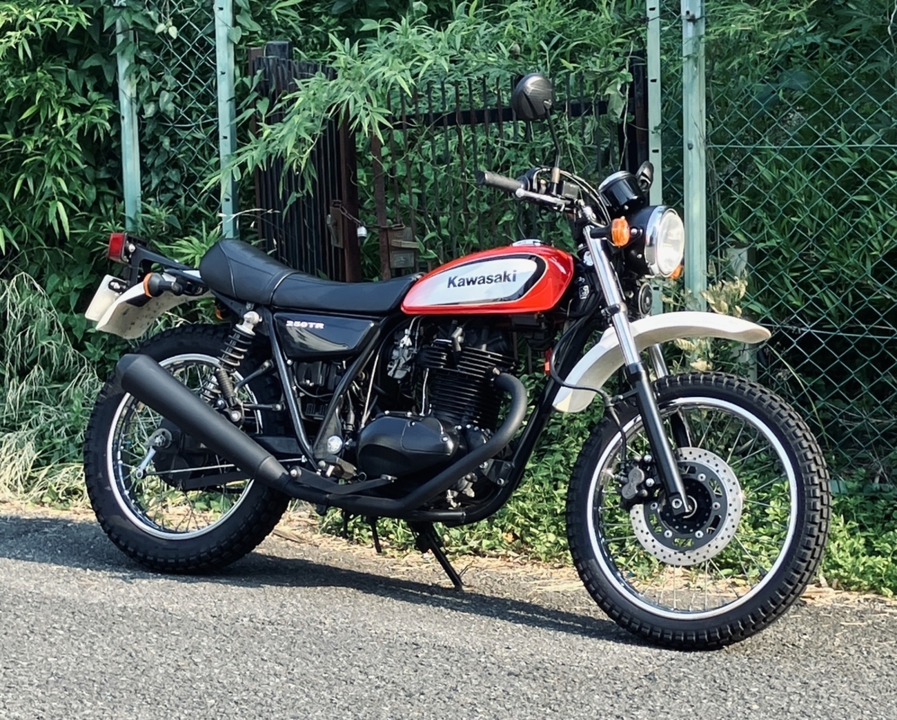 kawasaki 250TRはダサくない！…〇〇さえカスタムすれば。 - 考砂ブログ