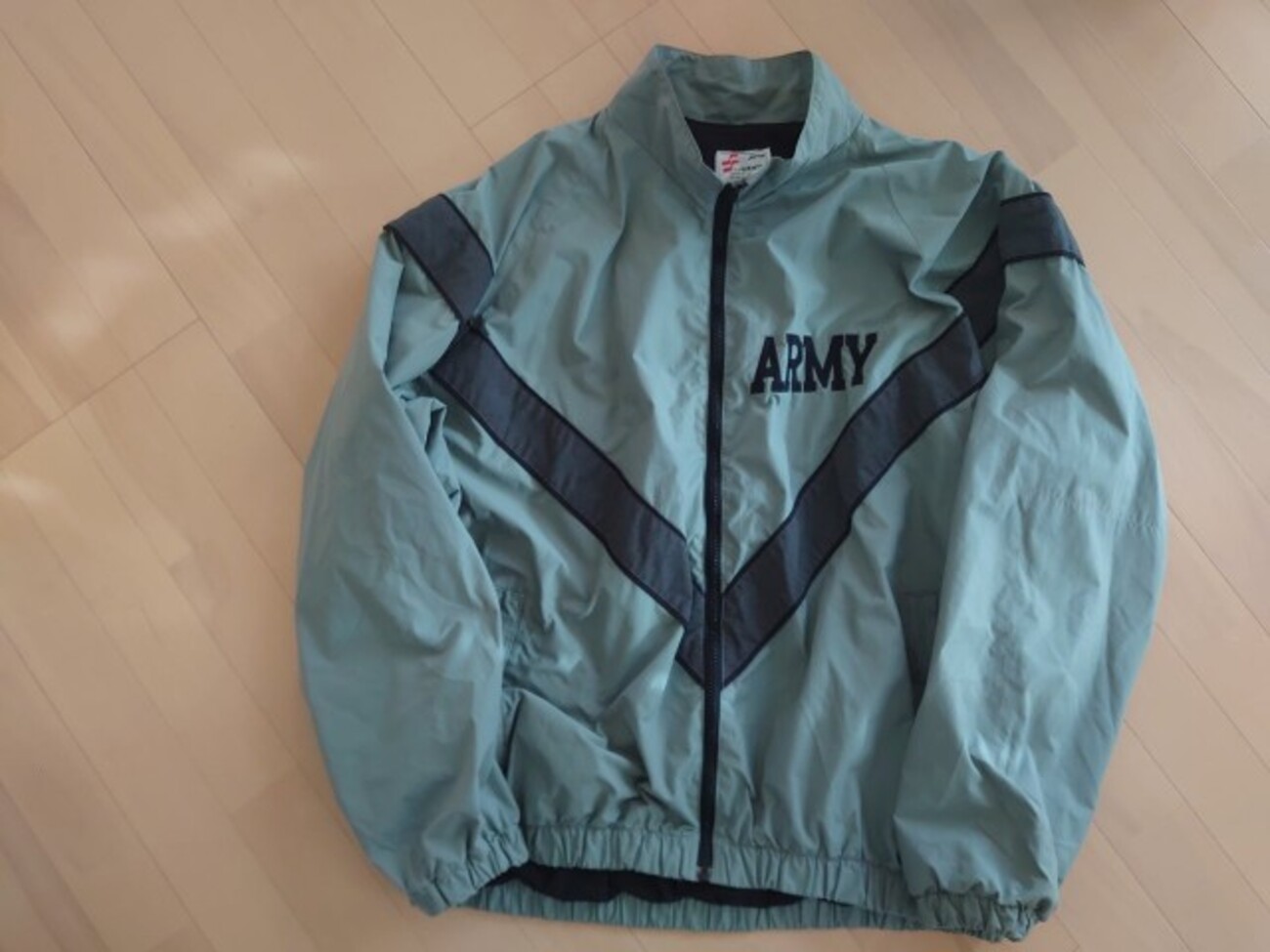 ド定番】アメリカ陸軍（ARMY）トレーニングジャケット（IPFU）を 