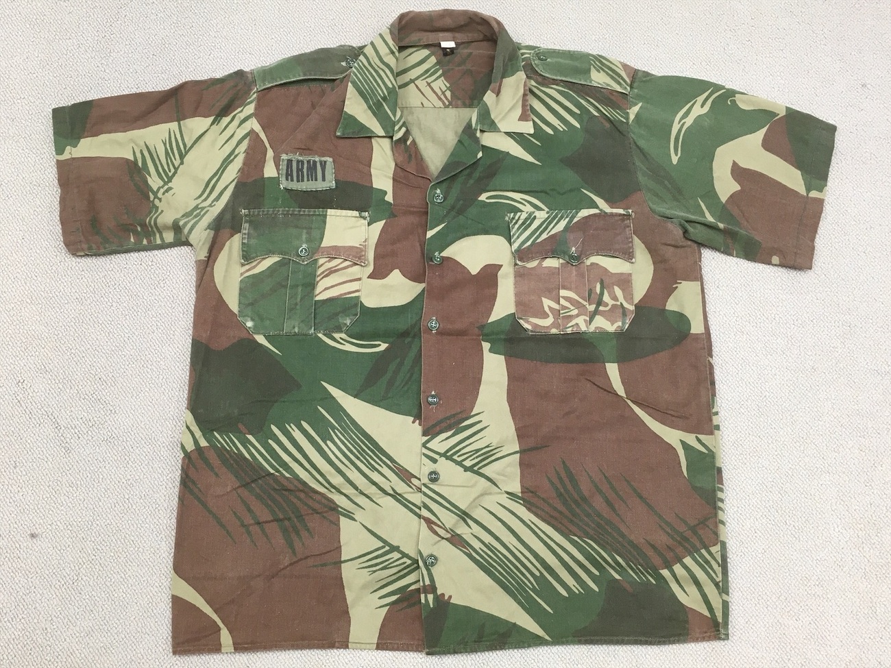ポケットフラップがエレガント！【ローデシアの軍服】陸軍迷彩 