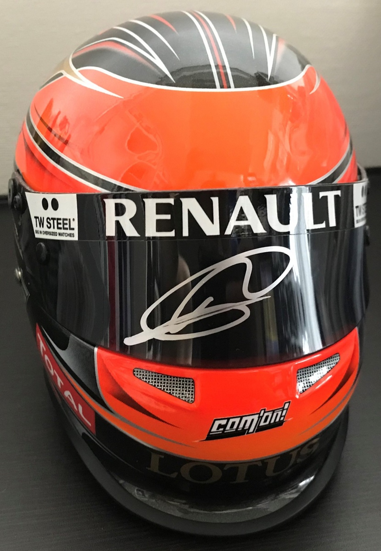 サイングッズ購入検討の参考に 直筆サイン グロージャン編 - F1観戦記