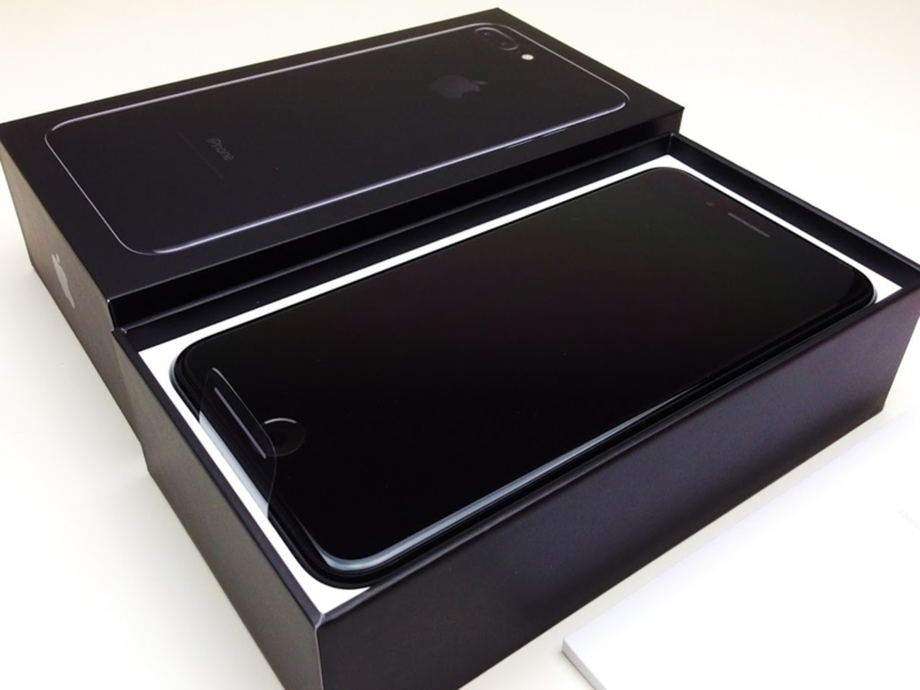 iPhone7 Plusジェットブラックようやく購入～買ってすぐ気になった点を 