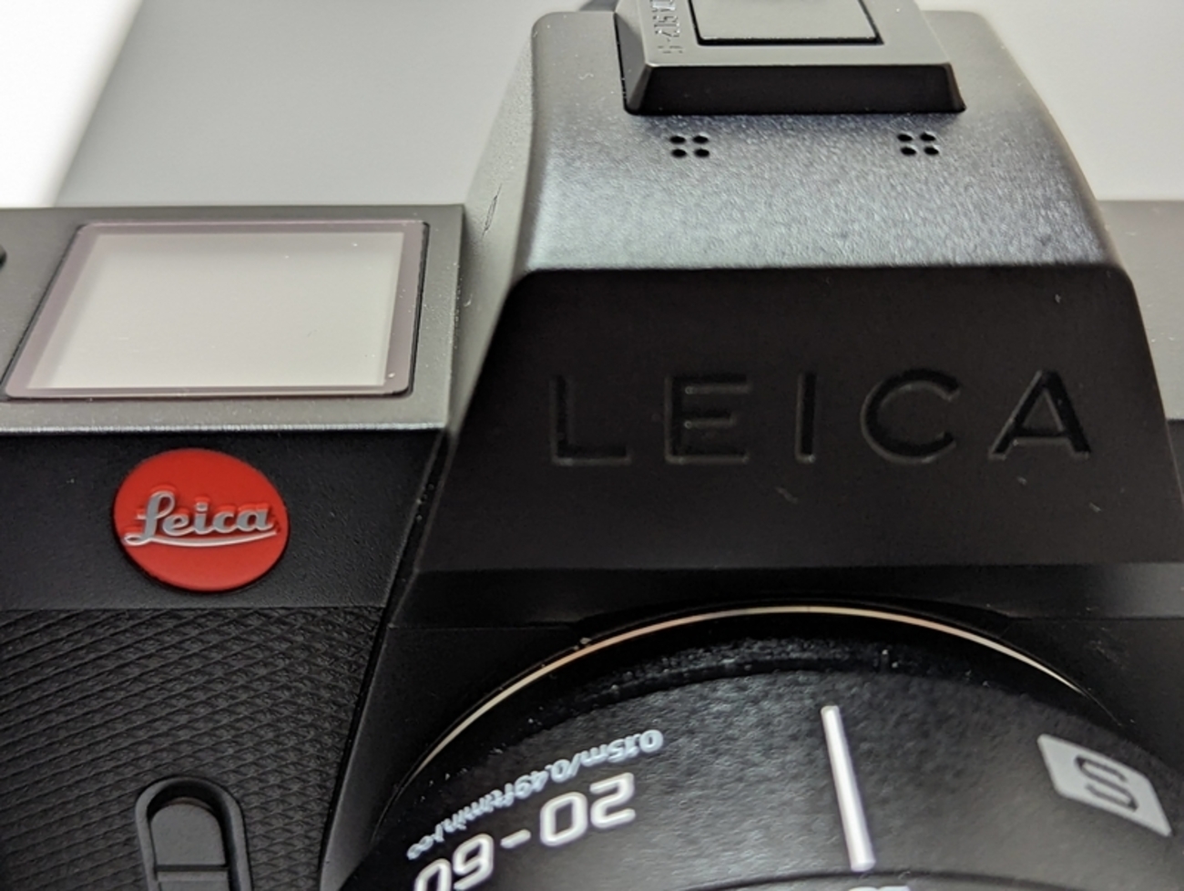 Leica】Leica SL2-Sのバッテリーの減りは早いけど、USBで充電できる 