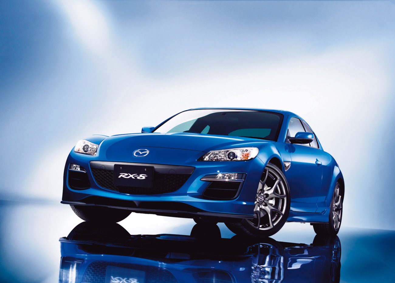マツダブランドスペース大阪で「RX-8（おそらく後期型TypeRS）」の展示