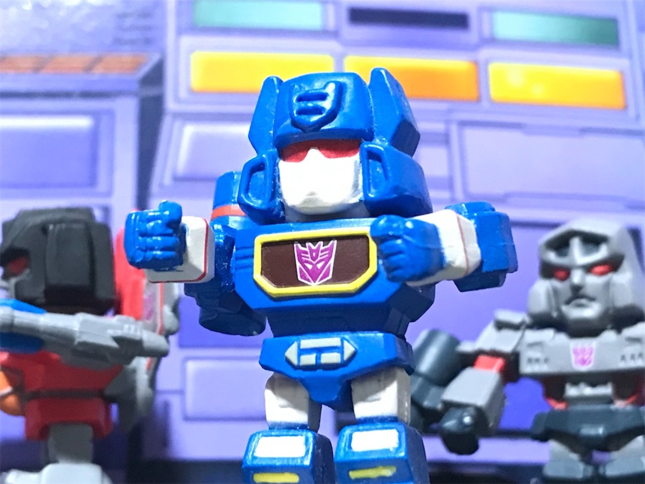 ヘッドマスター ブロードキャスト 似 トランスフォーマー　小さいです ヘッドマスター 戦士？ ブロードキャスト 似 トランスフォーマー