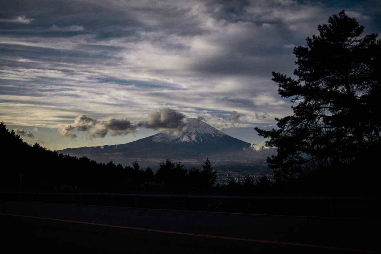 富士夕景　乙女峠より　パステル画 富士山 絵画 風景画 パステル画 石井清 「富士と月」 額付き