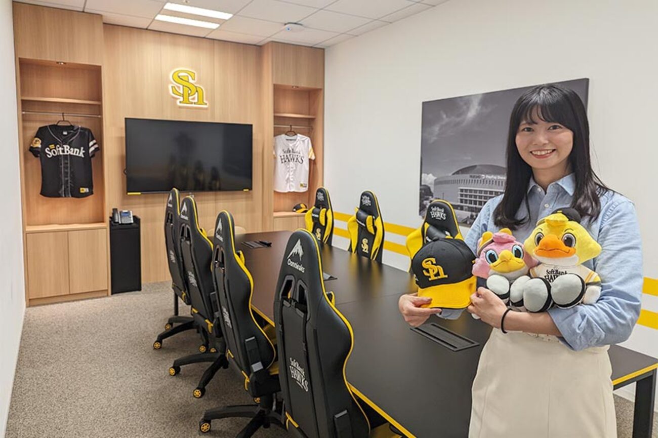 来訪者も体験できるホークスの魅力が詰まった空間。ソフトバンク本社に 