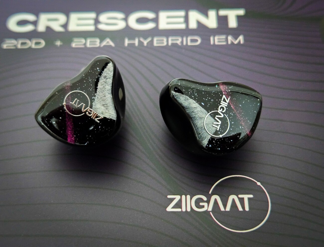 ZiiGaat Crescent レビュー：広大な音場と温かみを両立した2DD+2BA 