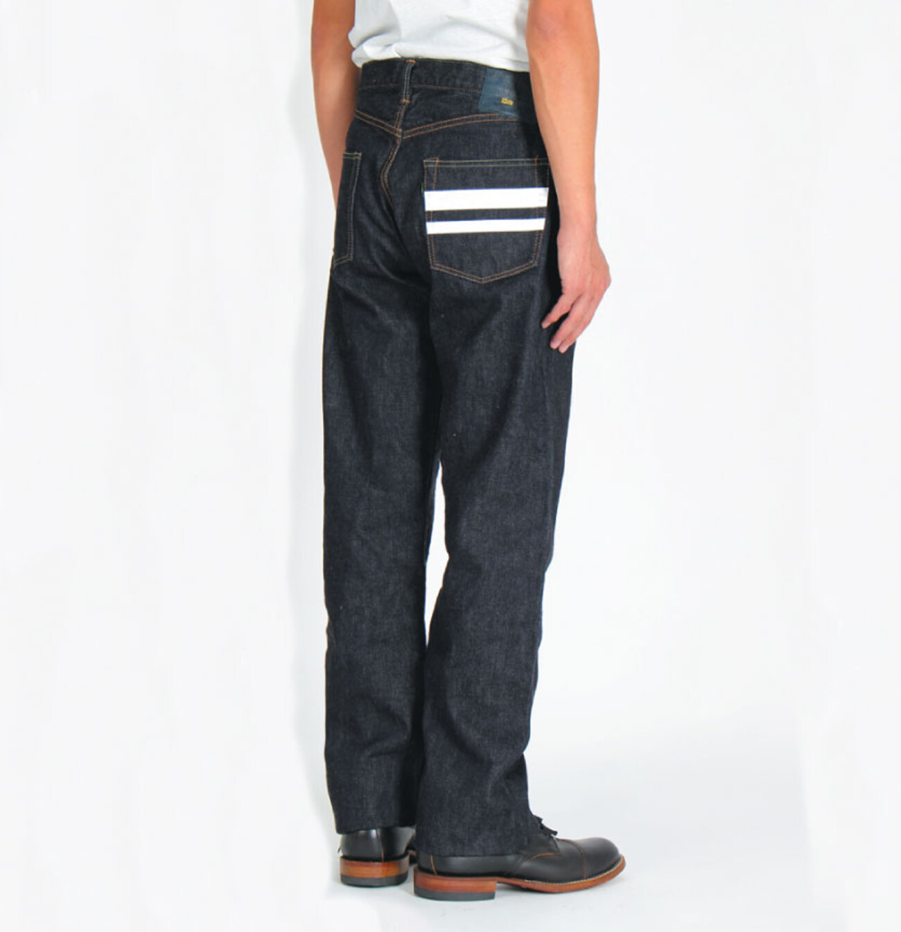 MOMOTARO JEANS 今年で15周年を迎えた桃太郎ジーンズより15周年記念 