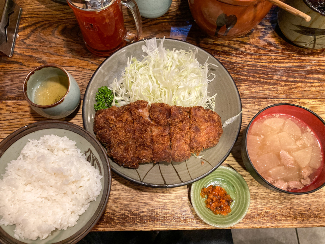 とんかつの店 豚珍館（とんちんかん）】（新宿区西新宿）｜ライスと 