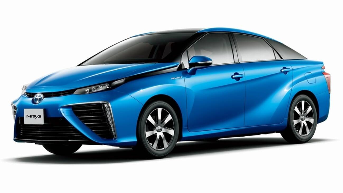 トヨタ MIRAIの中古車が激安！TMSで新型が登場した究極のエコカー 