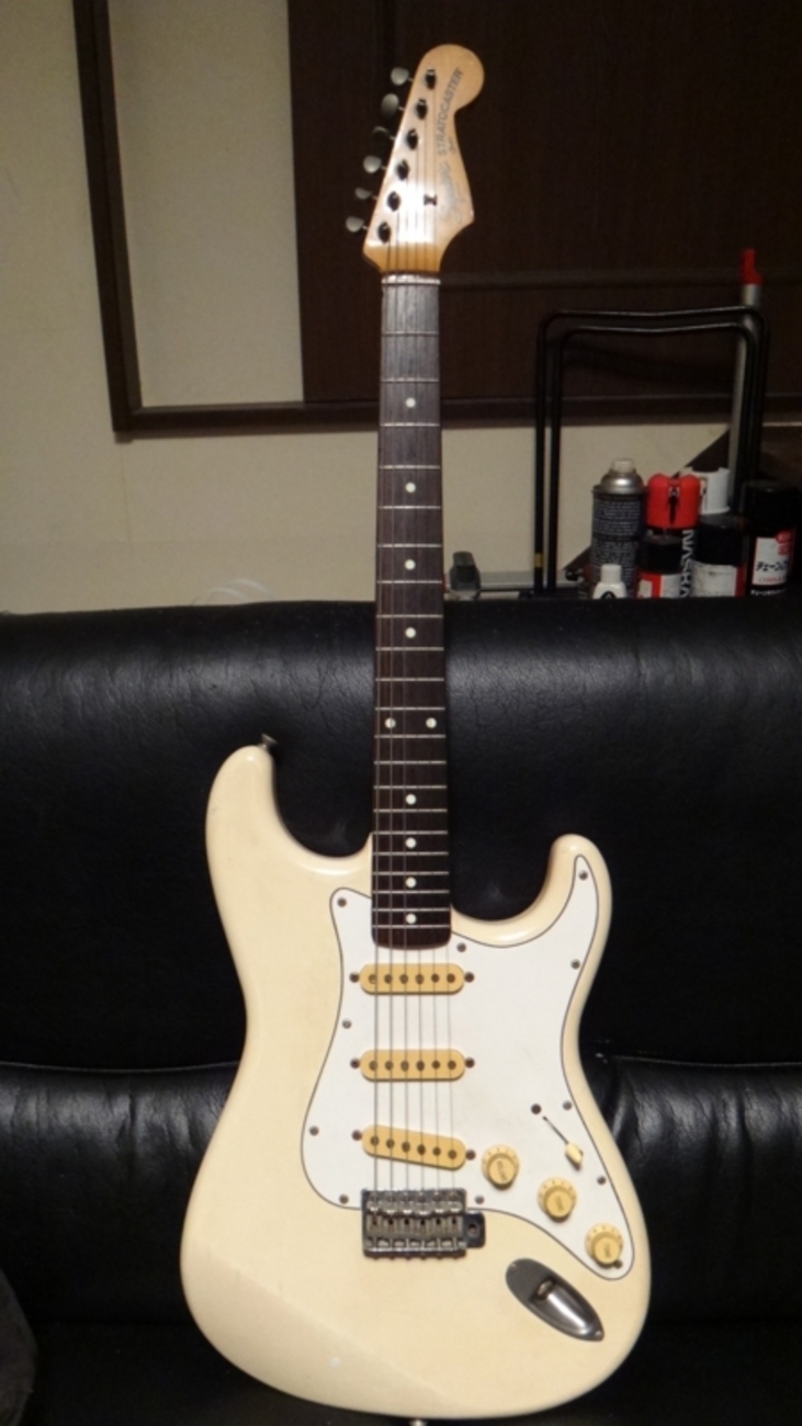 調整済 Squier エレキギター ストラトキャスター 虎目 standard 