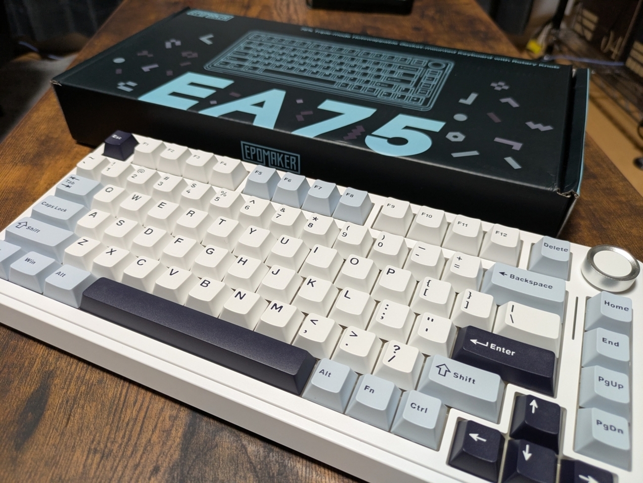 【レビュー】EPOMAKER EA75 オフィスからゲーミングまでマルチに使えるお洒落キーボード - 物置小屋No.44二番館