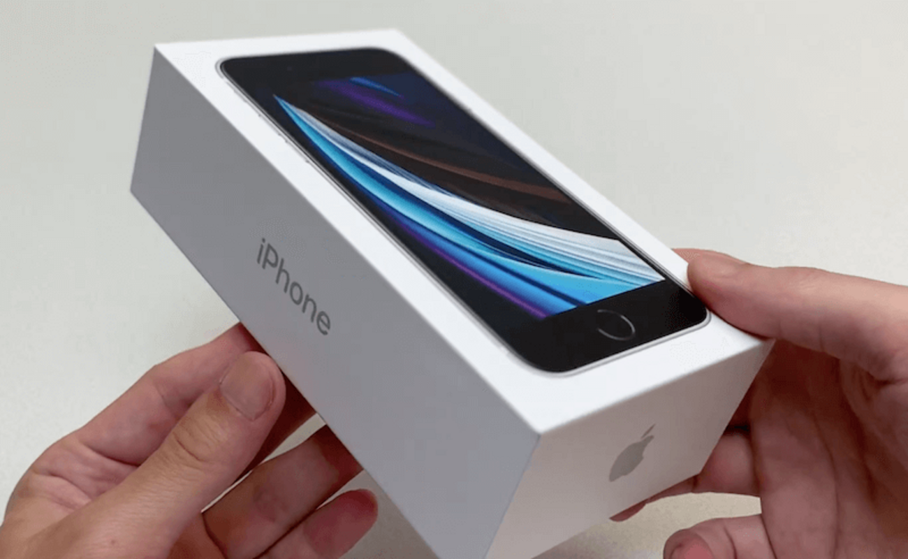 Apple iPhone SE (第2世代) ホワイト 元箱付き