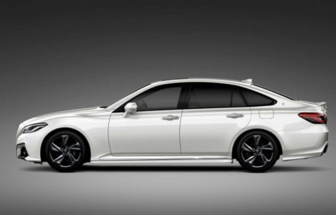 15代目新型クラウン、2018年夏デビュー予定」トヨタ クラウン 