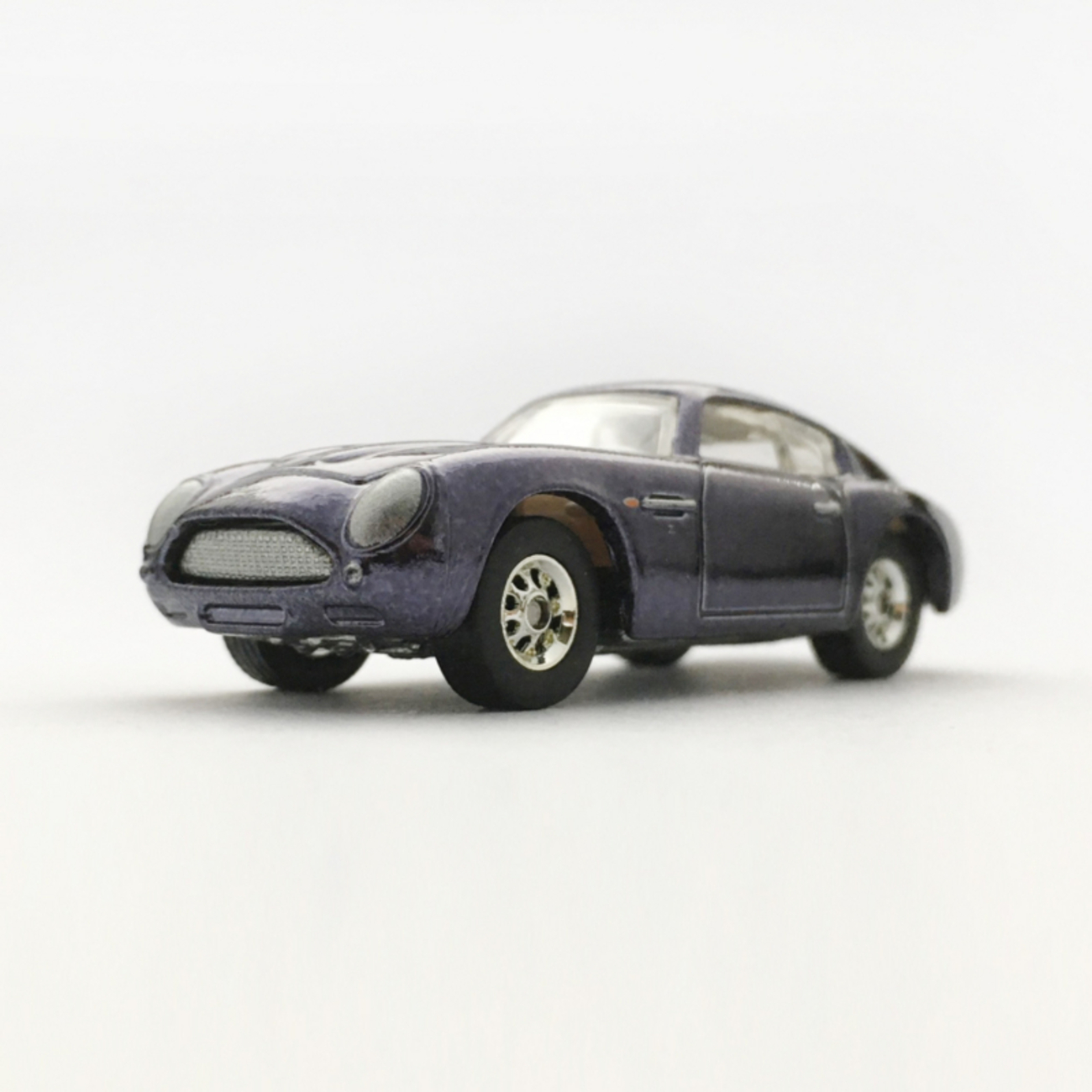 ASTON MARTIN DB4 GT ZAGATO - 増えすぎたミニカーに愛を捧ぐ