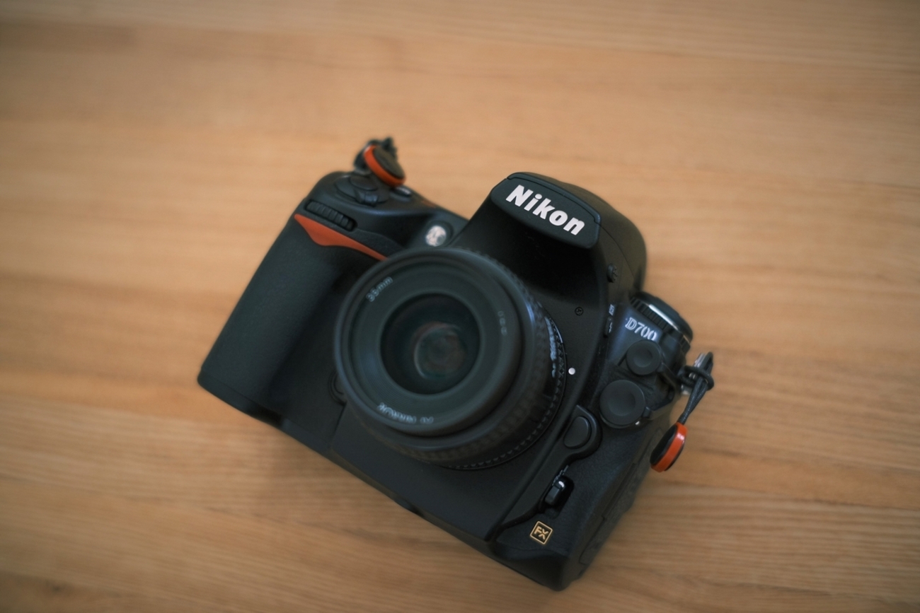 T*K様 Nikon ぬがせる ニコン D700ボディ レンズはおまけ