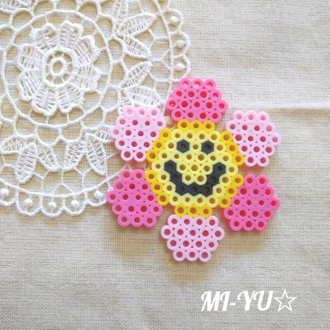 ニコちゃんフラワーで☆HAPPYに - MI-YU☆のアイロンビーズアトリエ 