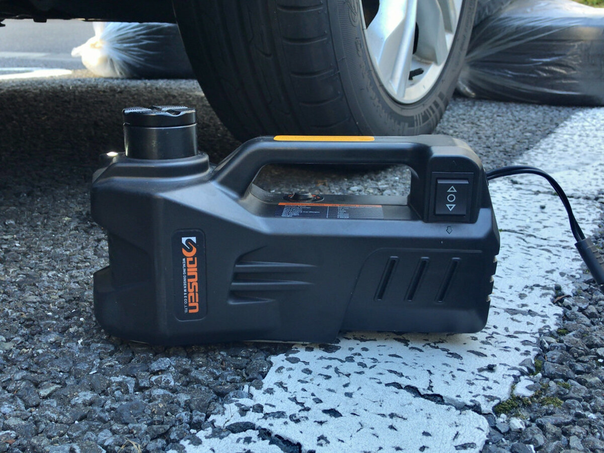 電動 ジャッキ インパクトレンチ付 寝苦しい セット タイヤ交換 SUV 