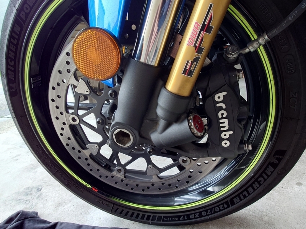 GSX-Rフロントブレーキパッドの交換 - くうのバイクライフ