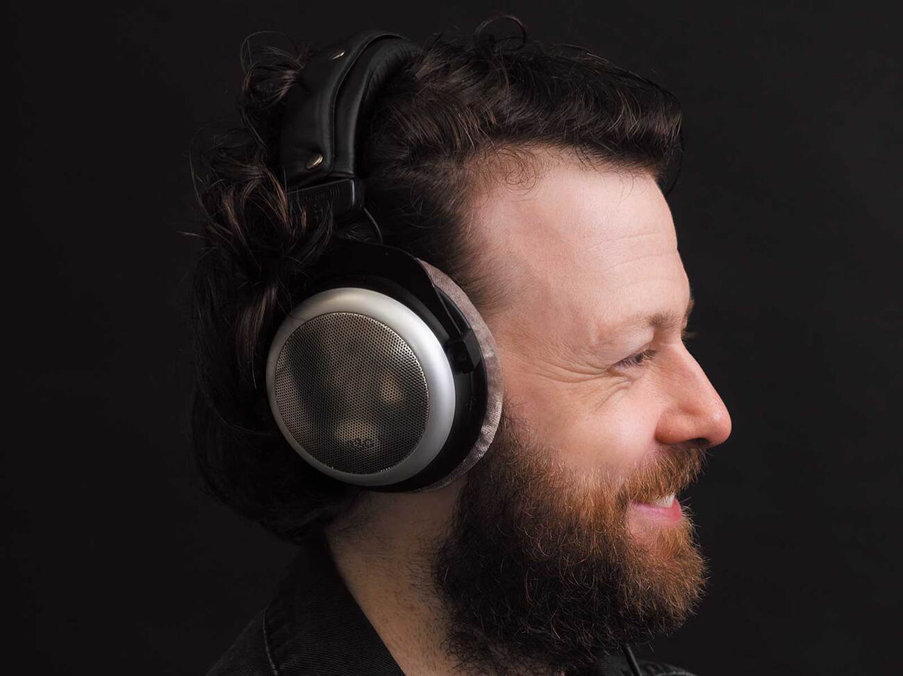 ベーシストのマーティ・ホロベックが語るBEYERDYNAMIC DT 880 Pro