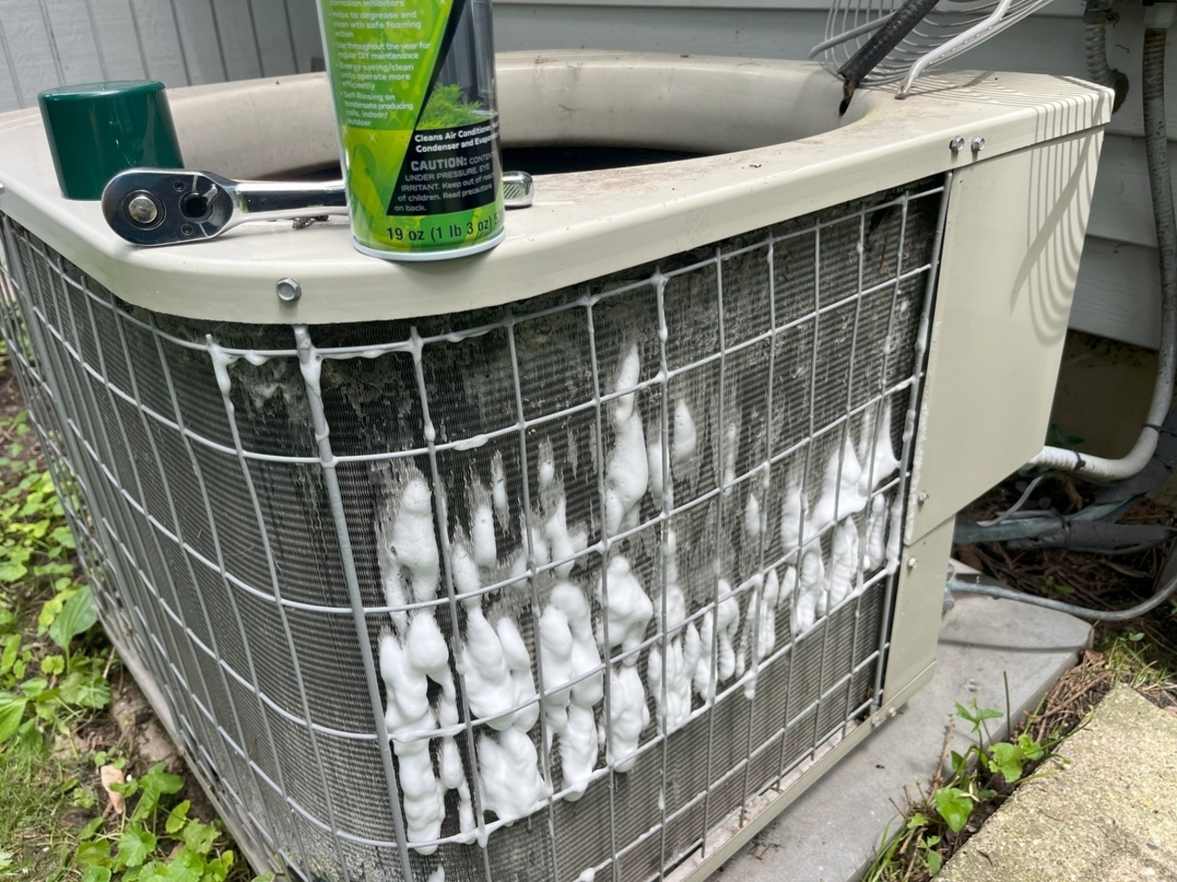 室外機クリーニング完了。ミシガンの夏よ、いつでもカモン！ - 釣りと 