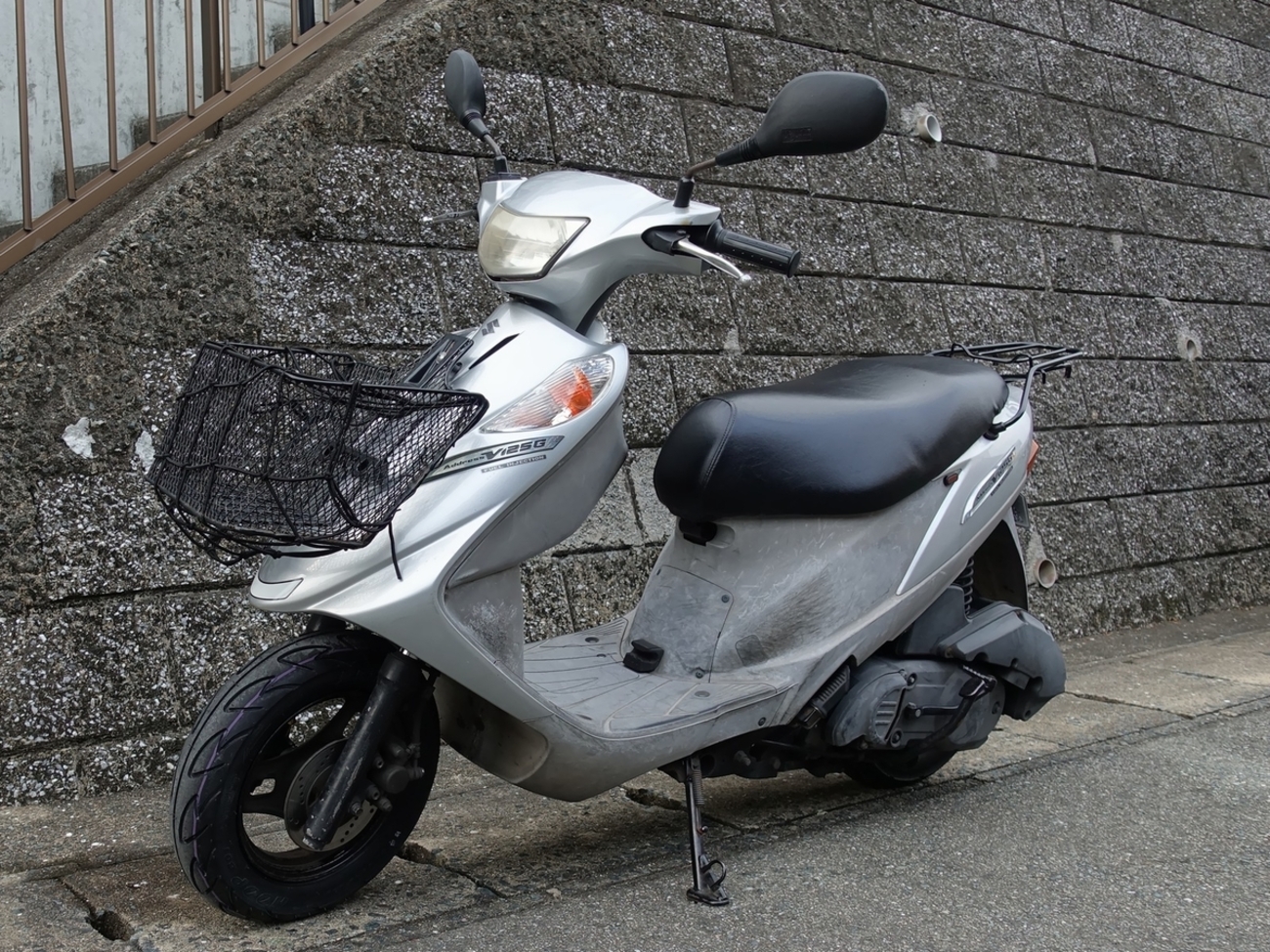 アドレスV125G リアボックス付き タイヤ•ブレーキパッド新品 排ガス規制前