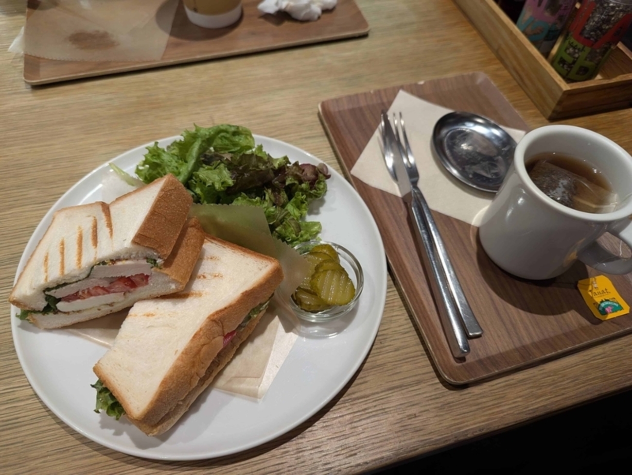 東京】カフェカルディーノHAGARE ヤエチカ店のカルディな空間で