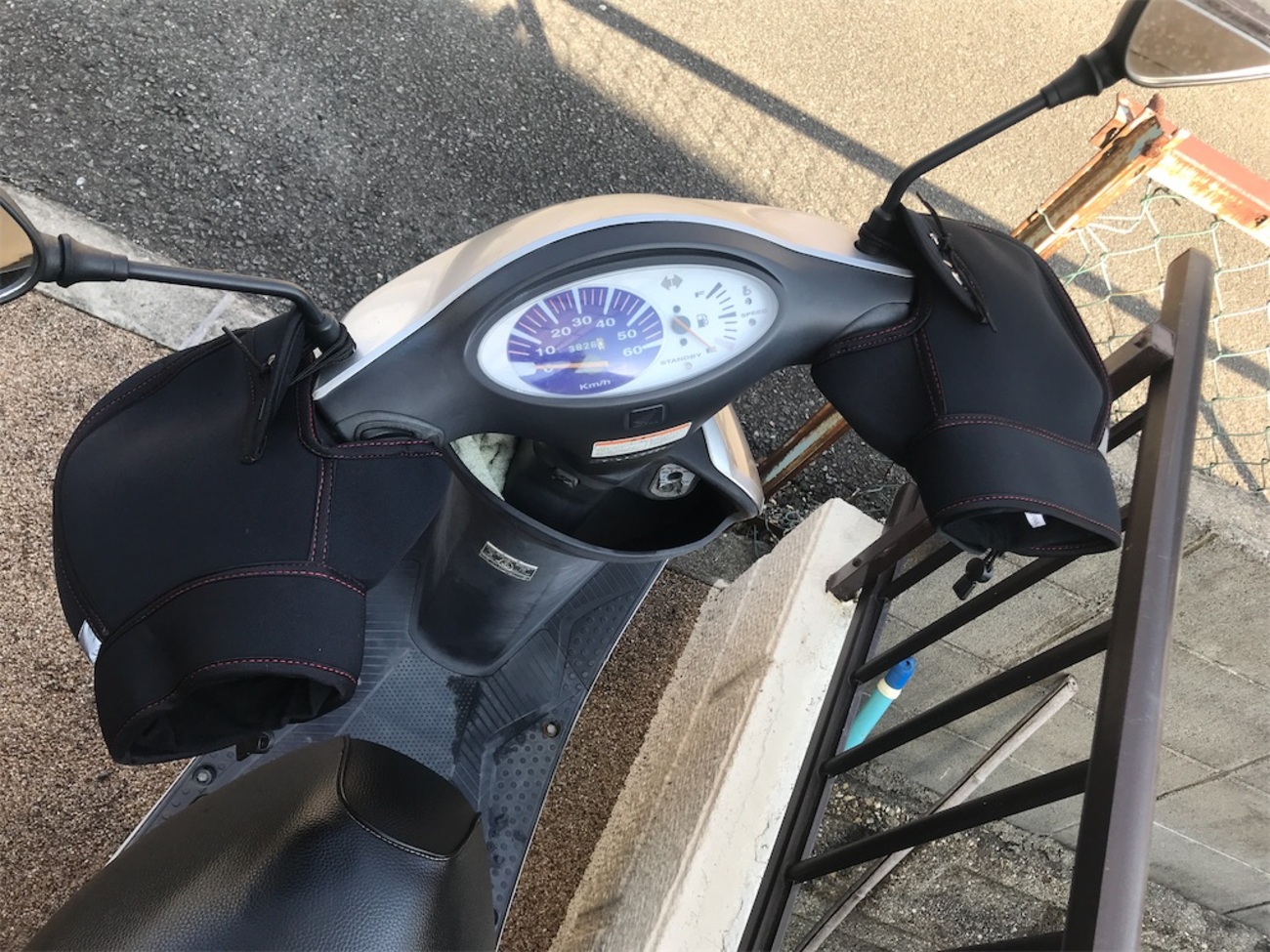 スマートDIO AF57 グリップヒーター取り付け - hirodanの日記